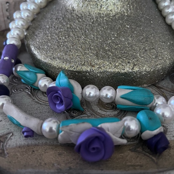 Vintage costume jewelry. - Picture 5 of 9